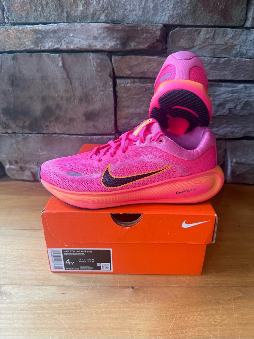 NIB/New Nike Stellar Ride Athletic Shoes 4Y